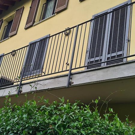 Casa Mirella - Appartamento Zona Bellagio Magreglio Buitenkant foto