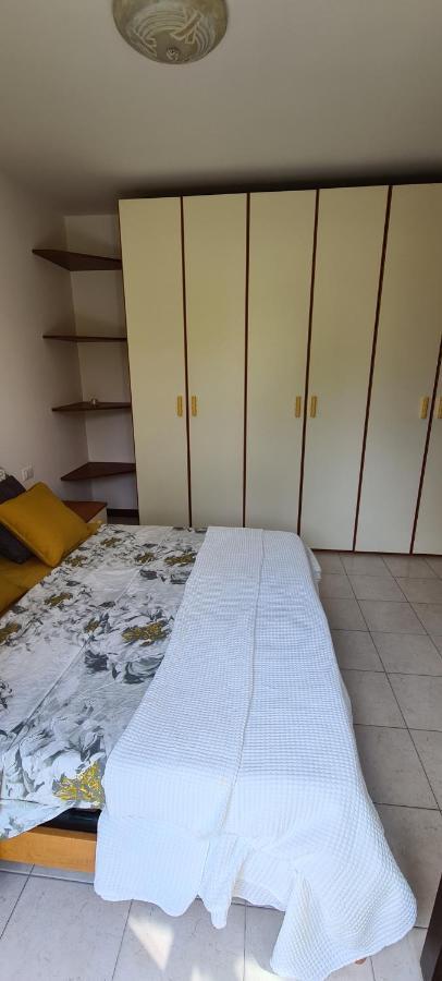 Casa Mirella - Appartamento Zona Bellagio Magreglio Buitenkant foto