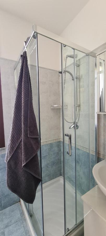 Casa Mirella - Appartamento Zona Bellagio Magreglio Buitenkant foto