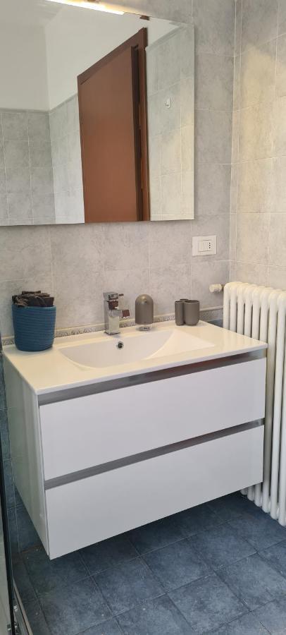 Casa Mirella - Appartamento Zona Bellagio Magreglio Buitenkant foto
